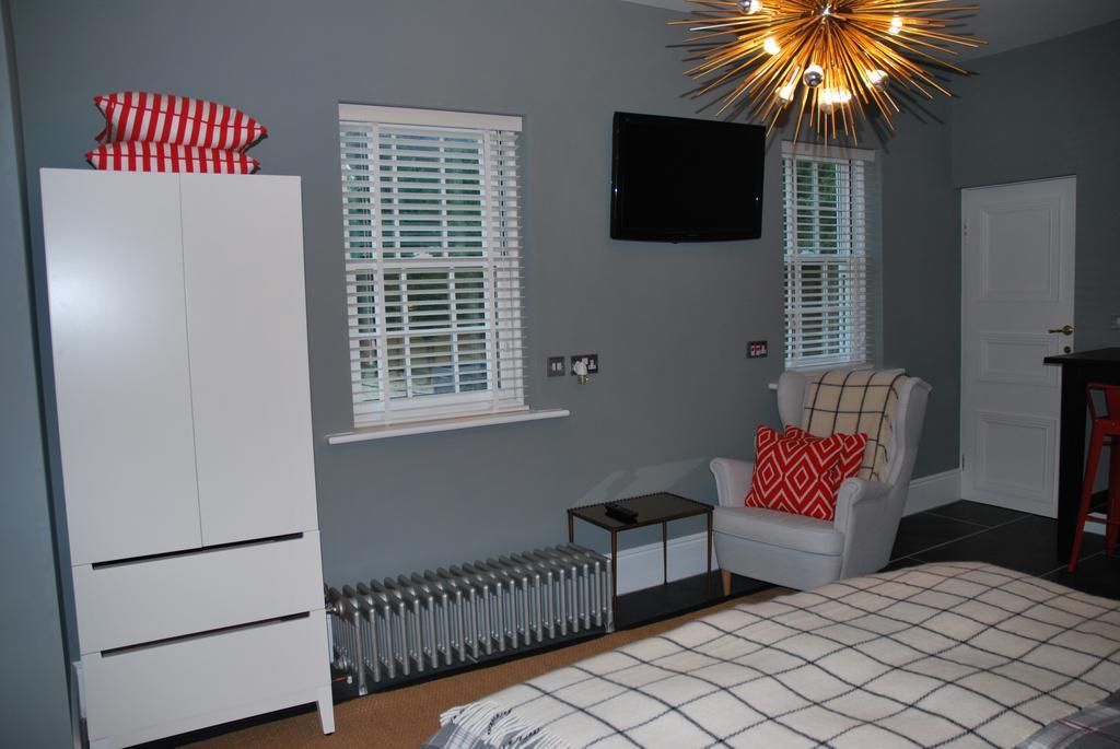 Montpellier House Bed & Breakfast Newport Pagnell Exterior photo